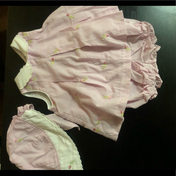 Baby dress and matching bloomers - Picture 2 of 3